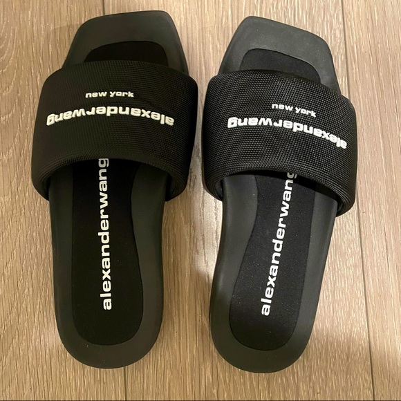 Gorgeous and comfortable Alexander Wang pool slides - Picture 8 of 8